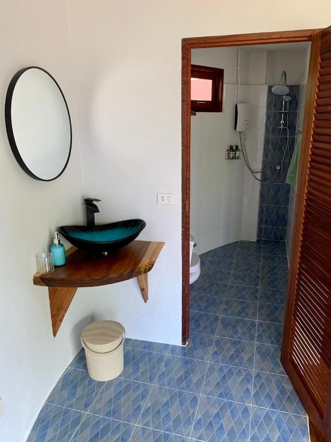 Ocean Vibes Hotel Тонгсала Екстериор снимка